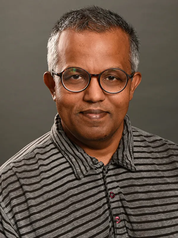 Andrew Sarangan Headshot