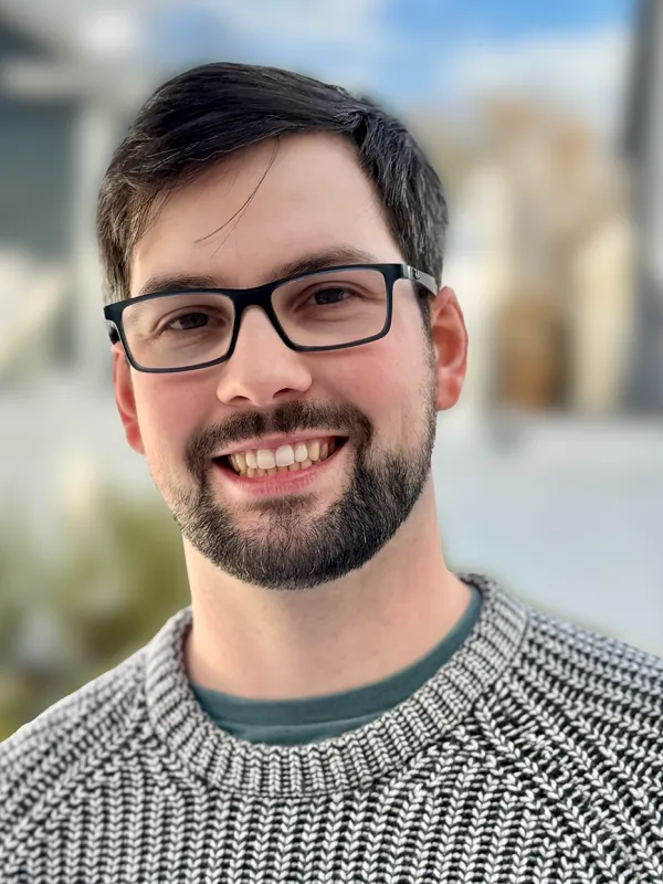 Alex von Hoegen Headshot